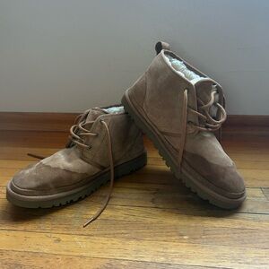 UGG Men's Neumel Chukka Boots in Chestnut